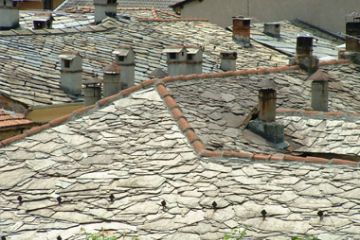 Centro Abitato Pont Canavese - Tipici Tetti in beola